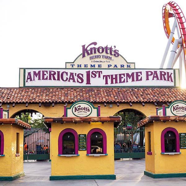 Knotts Berry Farm entrance and ticket booths